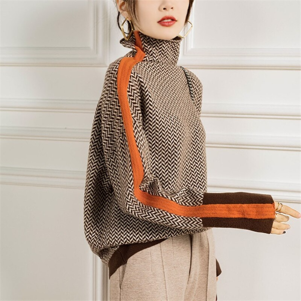 Women’s Turtleneck Sweater - Herringbone Knit - Relaxed Fit - Contrast Sleeve Stripes