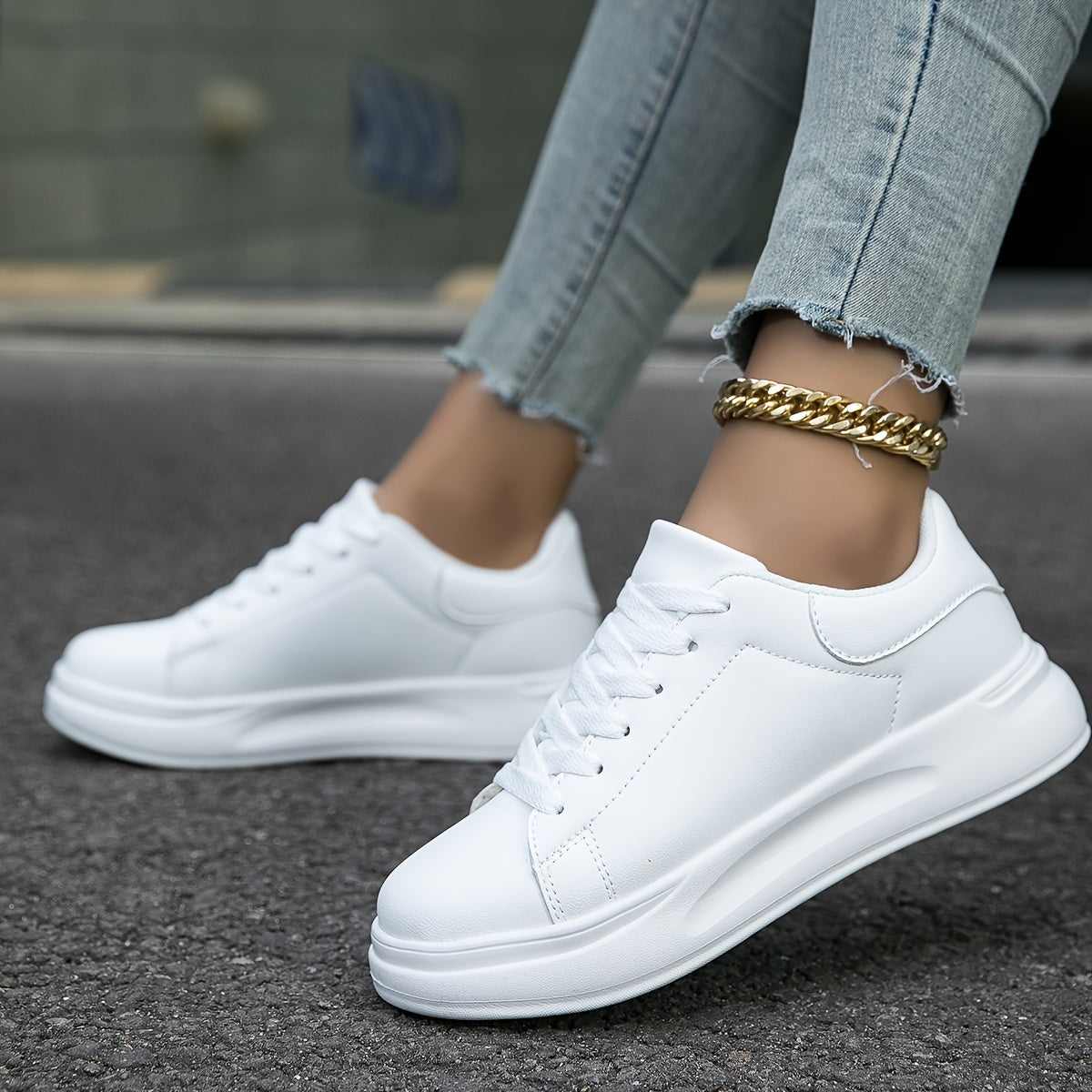 Women’s Casual Sneakers – Low-Top Minimalist Design – Comfortable Lace-Up Fit