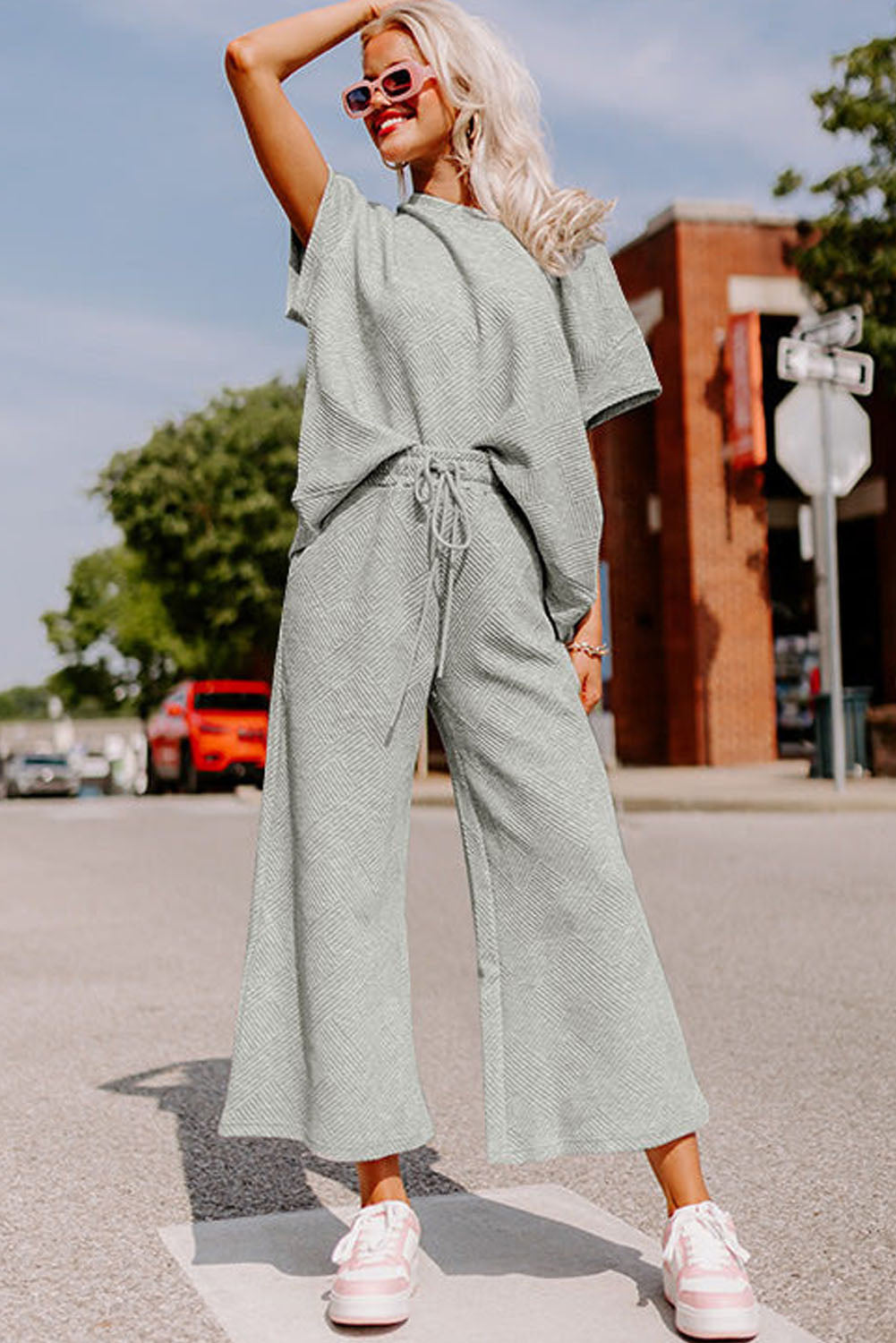 Women's Two-Piece Lounge Set - Relaxed Fit Top & Wide-Leg Pants - Soft Fabric