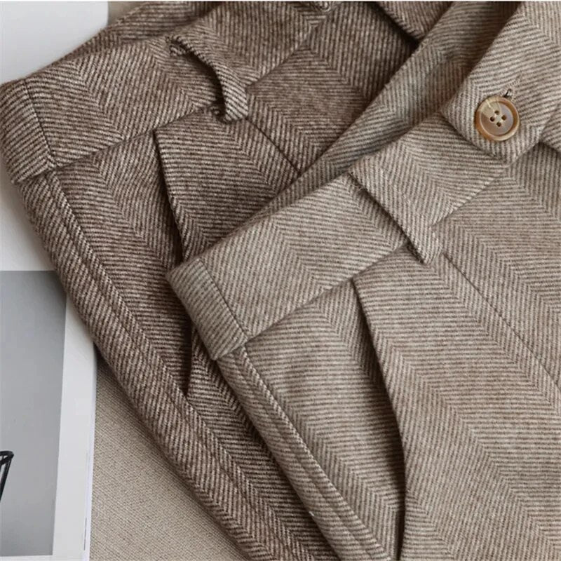 Women's elegant and comfortable trousers
