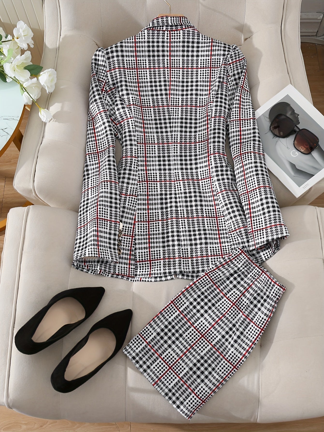 Two-piece plaid blazer and mini skirt set with gold buttons for women