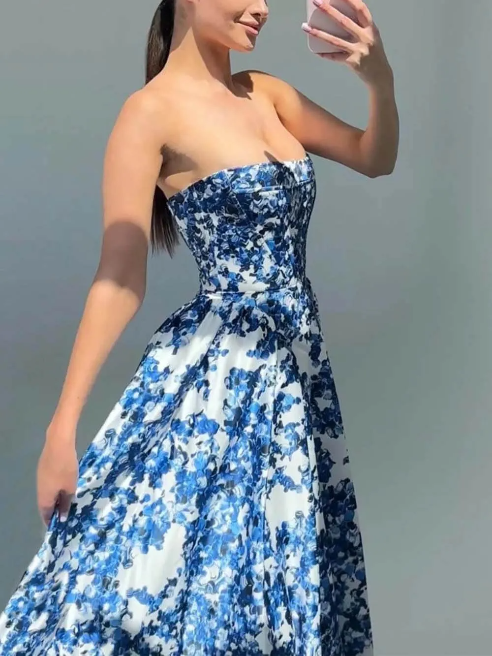 Women’s Maxi Dress – Strapless – Fitted Bodice – Flared Skirt – Floral Formal Gown