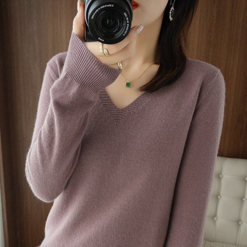 Women's knitted v-neck bottoming sweater