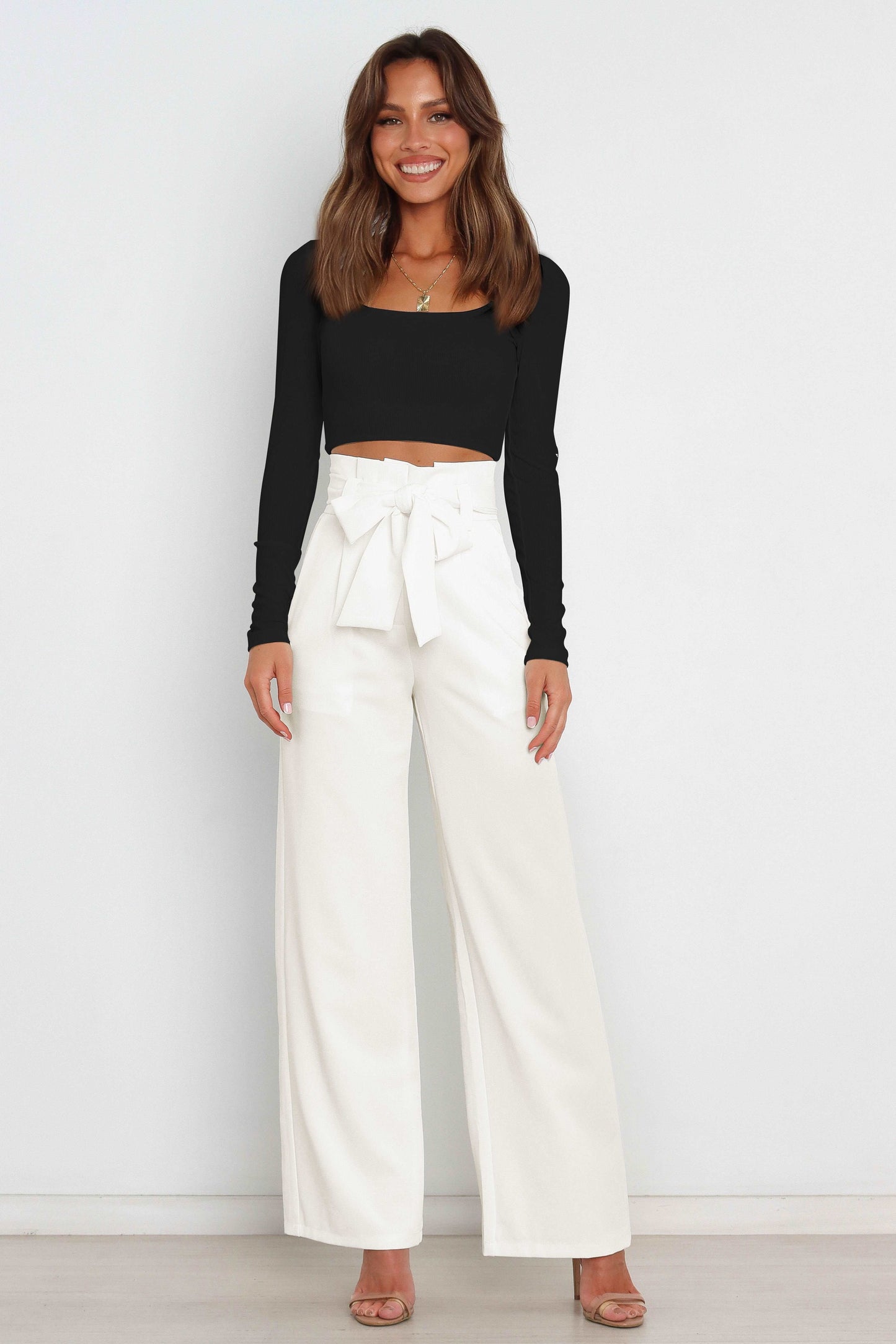 Women’s Wide-Leg Trousers – High Waist – Tailored Fit – Bow Waist Detail – Flowy Fabric