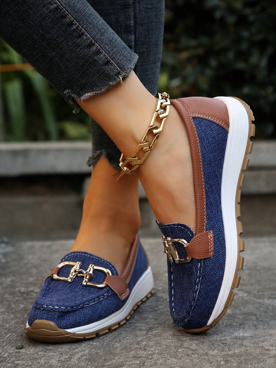 Women’s Loafers – Suede-Like Texture – Buckle Detail – Flat Sole – Classic Fit