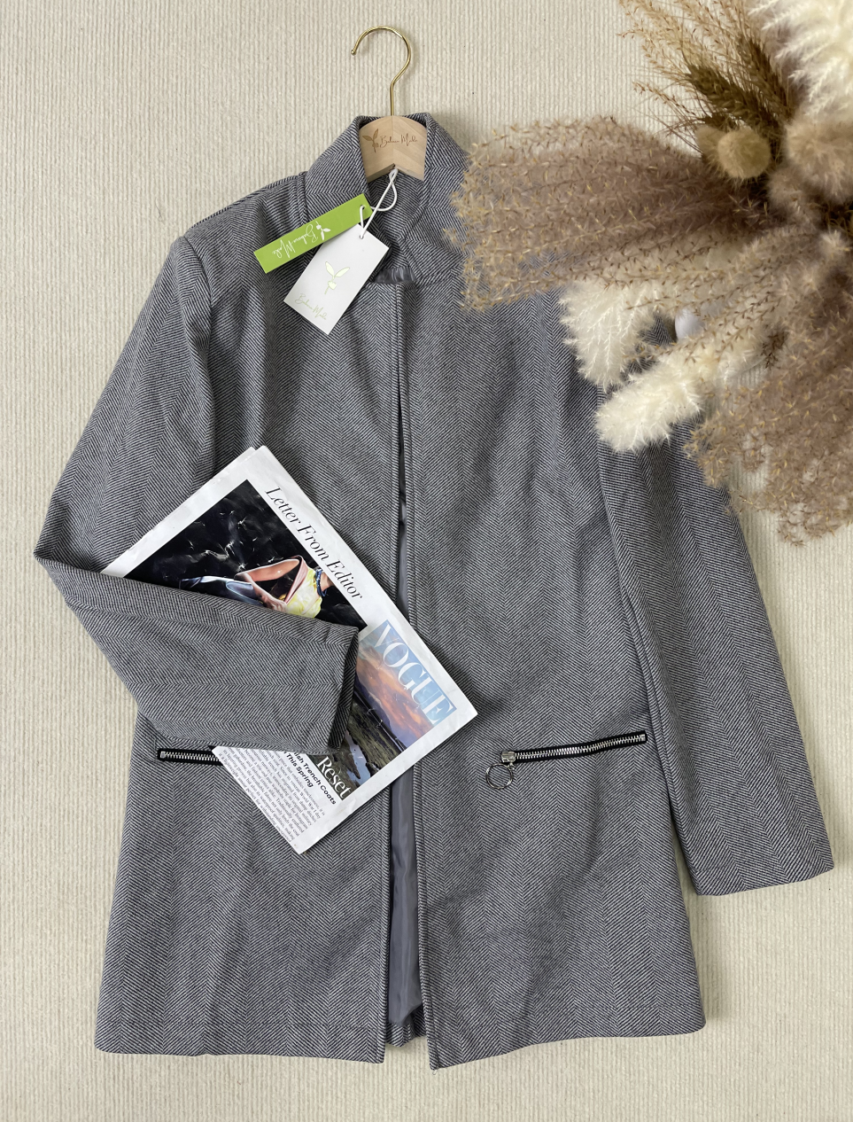 Women's stylish gray long sleeve blazer