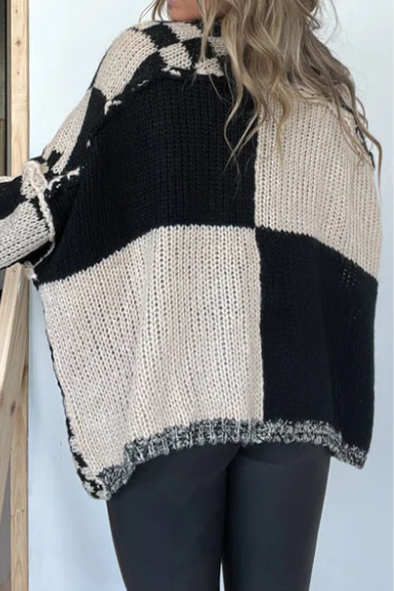 Women's Oversized Knitted Cardigan - Chunky Knit - Loose Fit - Checkerboard Pattern