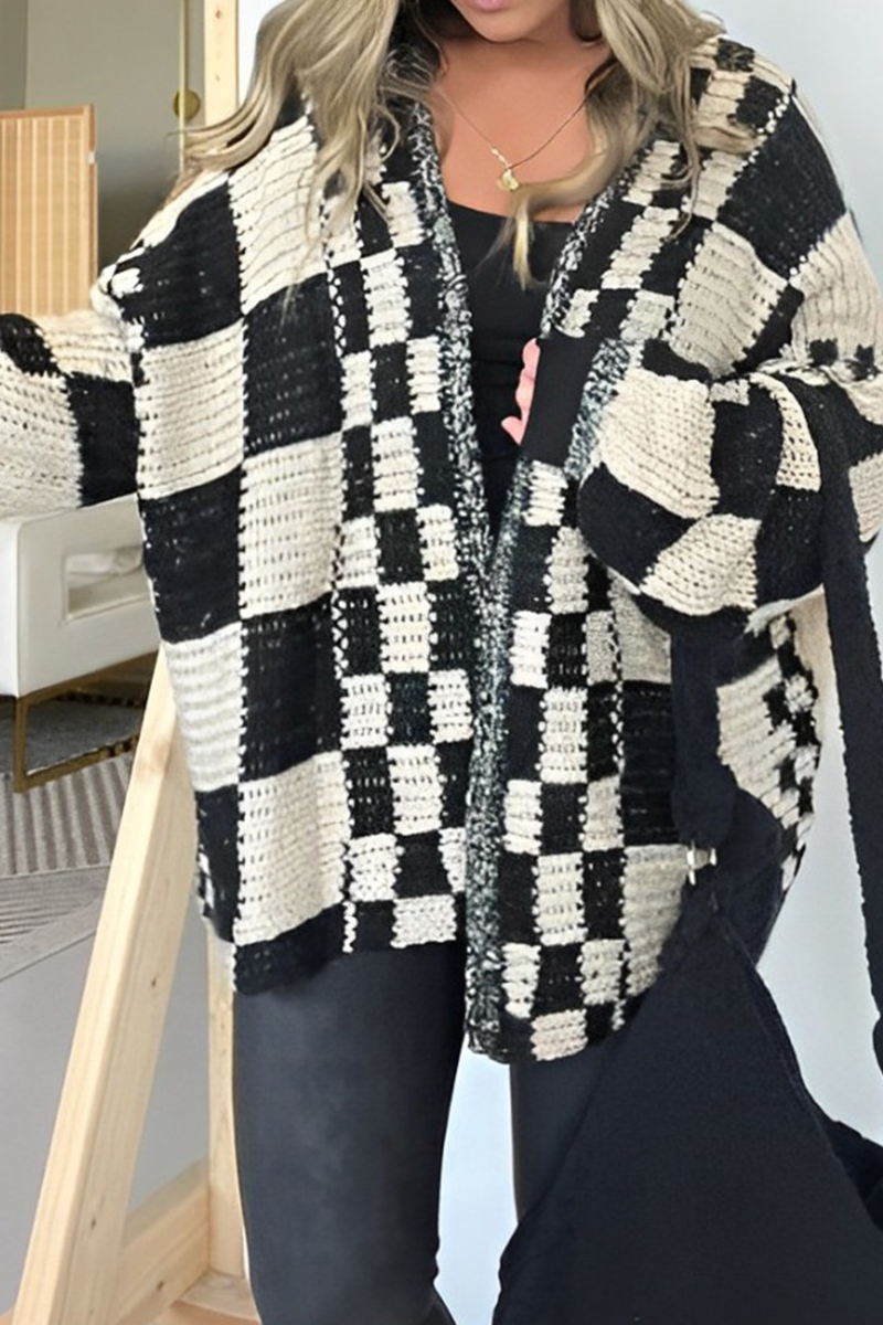Women's Oversized Knitted Cardigan - Chunky Knit - Loose Fit - Checkerboard Pattern