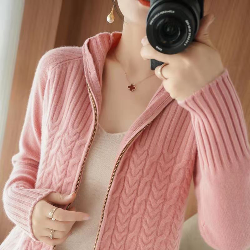 Women's knitted zipper cardigan sweater for autumn winter