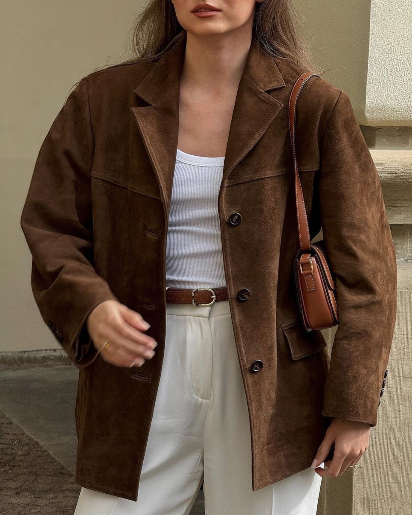 Women's fashionable buttoned blazer