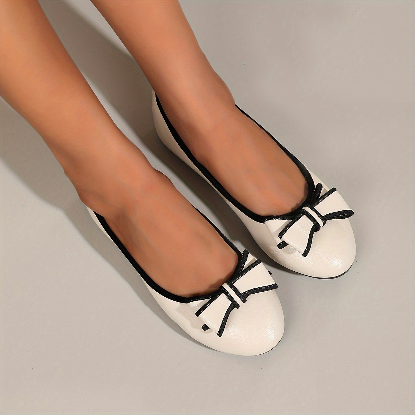 Elegant Bowknot Round-Toe Ballet Flats