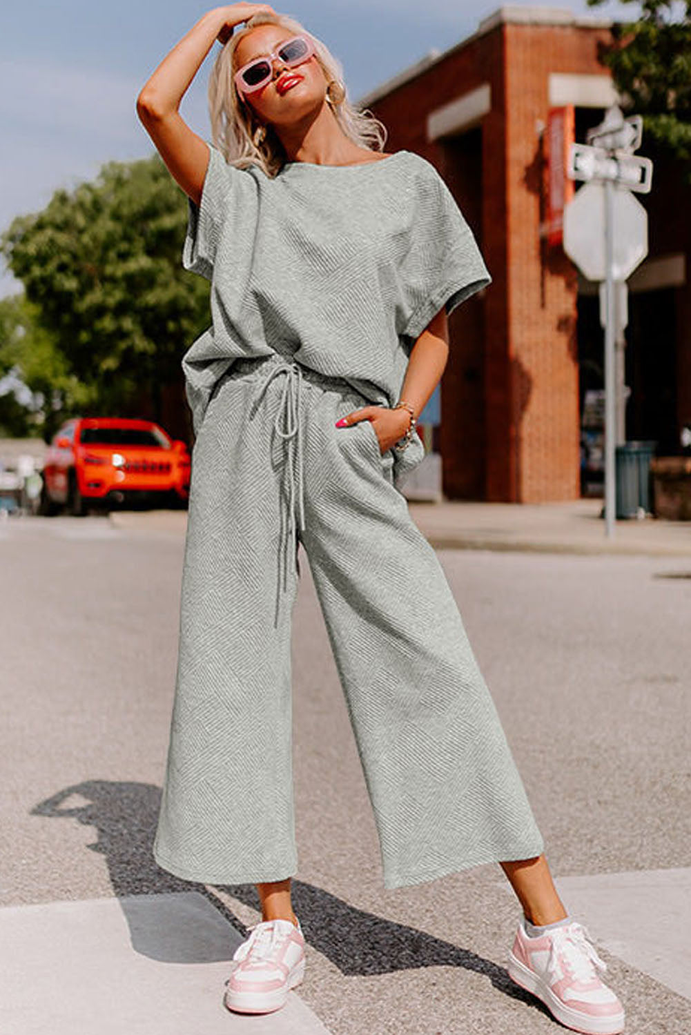 Women's Two-Piece Lounge Set - Relaxed Fit Top & Wide-Leg Pants - Soft Fabric