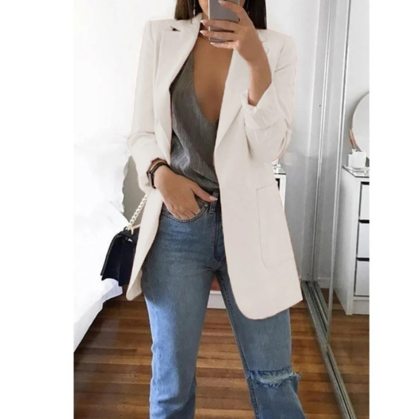 Women's notched blazer with lapel and pockets
