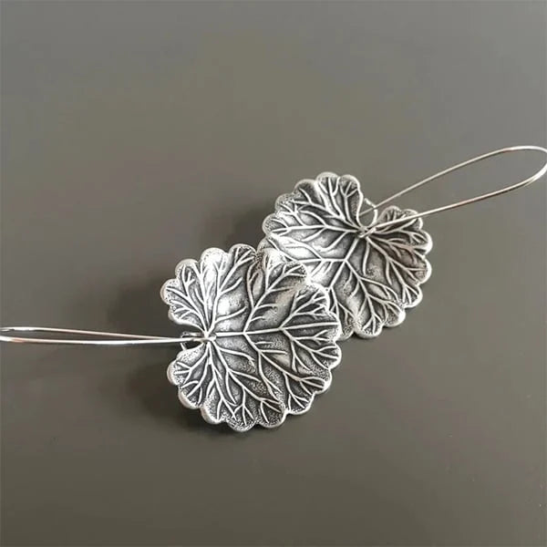 Chic Leaf Earrings