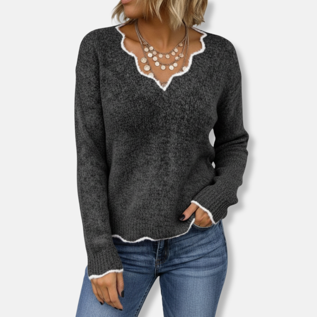 Women’s Sweatshirt – Relaxed Fit – Wool Knitted – Scalloped Neckline – Hip Length Pullover