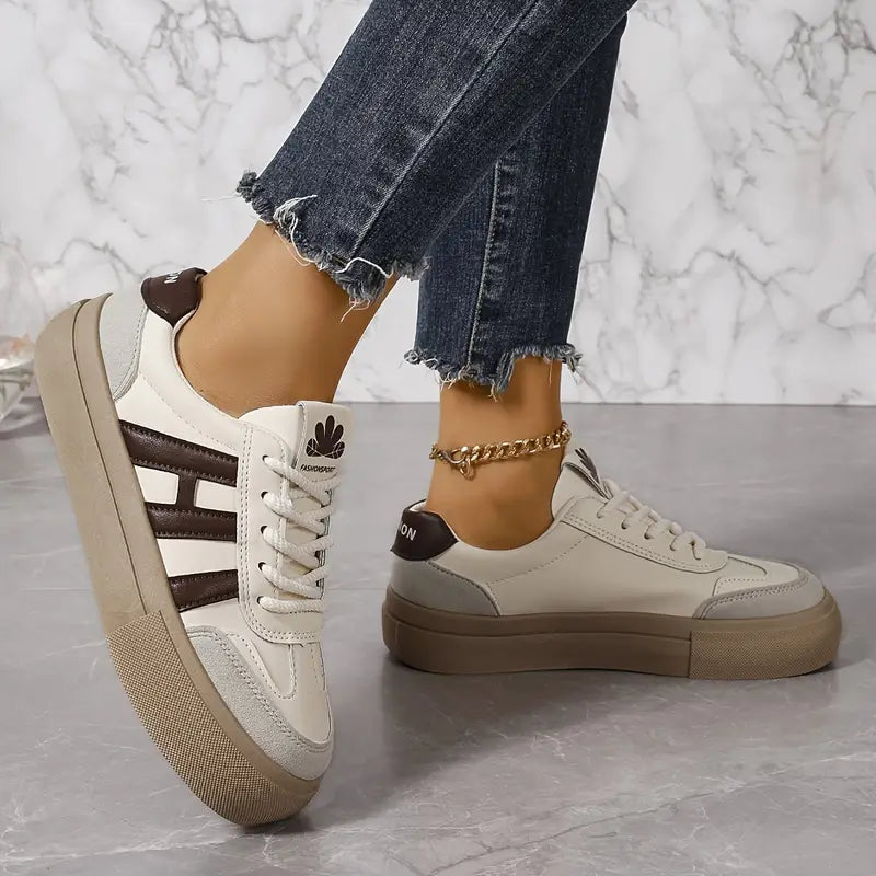 Women's Casual Sneakers - Low-Top Lightweight - Platform Sole - Lace-Up Comfortable