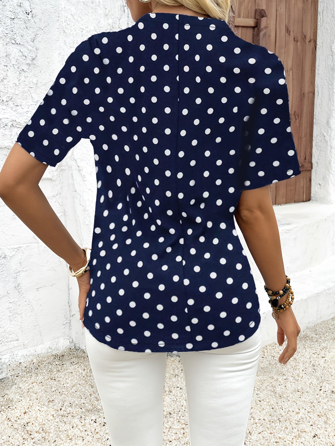 Short-sleeved v-neck zipper t-shirt with polka dots for women