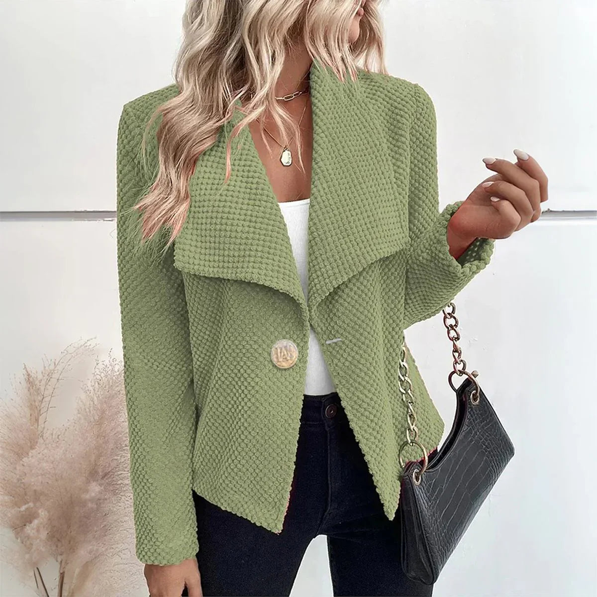 Women's lapel collared cardigan