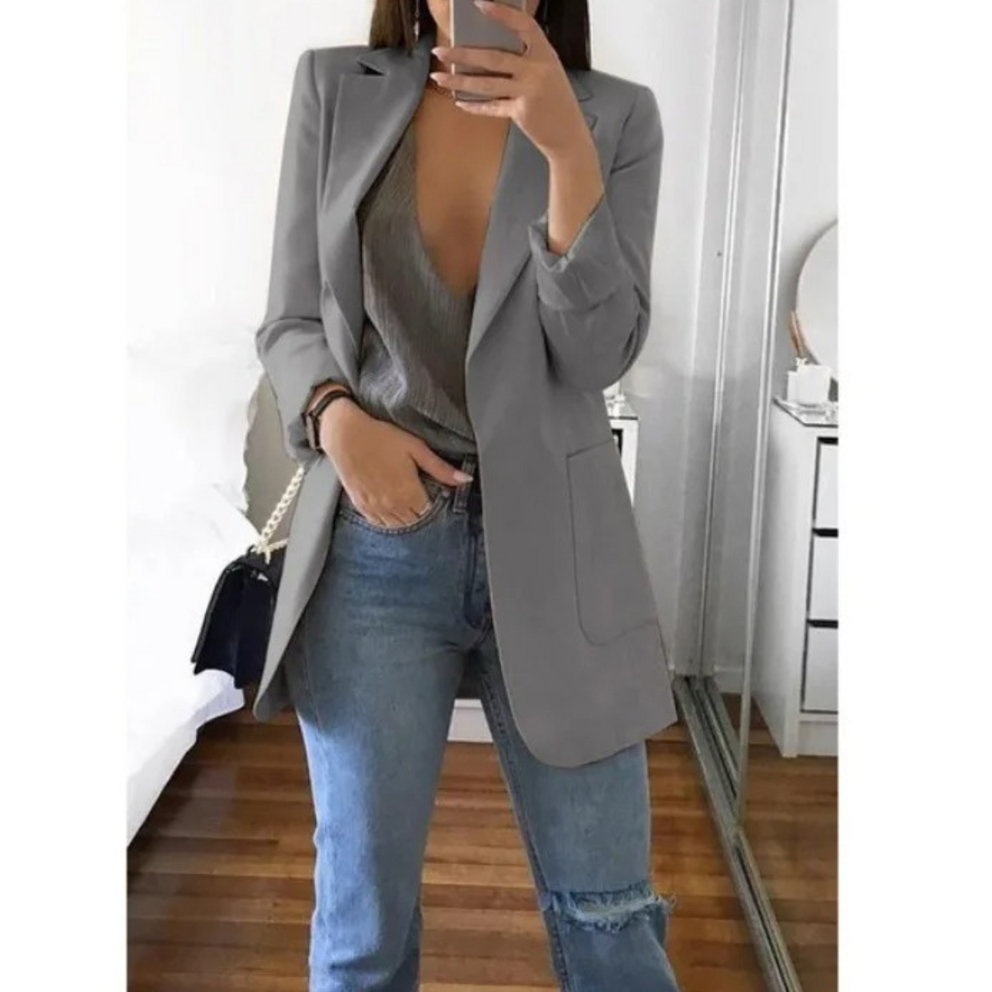 Women's notched blazer with lapel and pockets