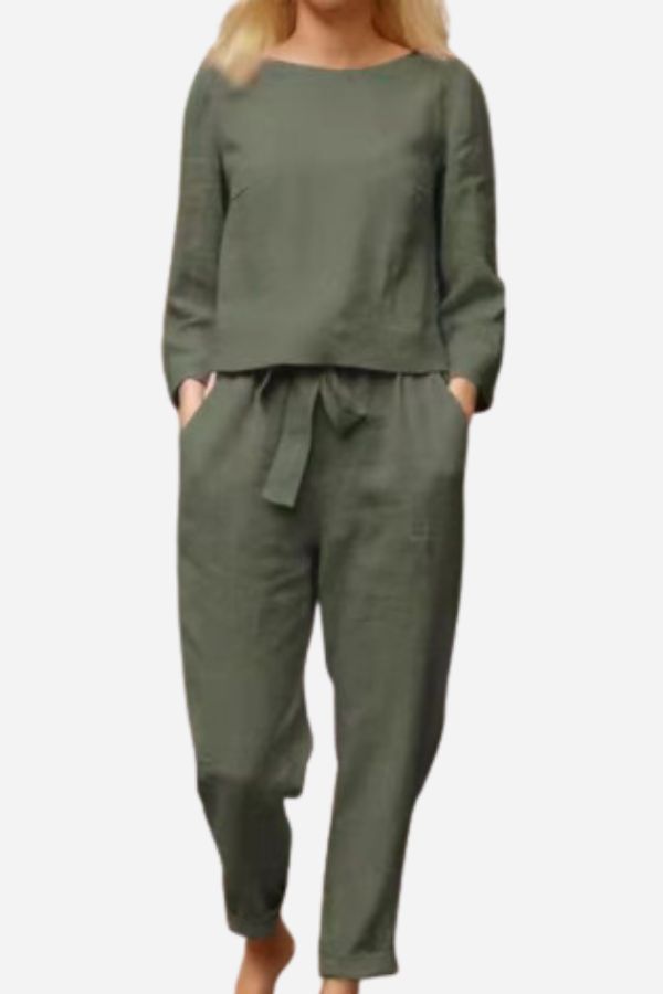 Women’s Two-Piece Set – Relaxed Fit – Long Sleeve Top – Tapered Pull-On Pants