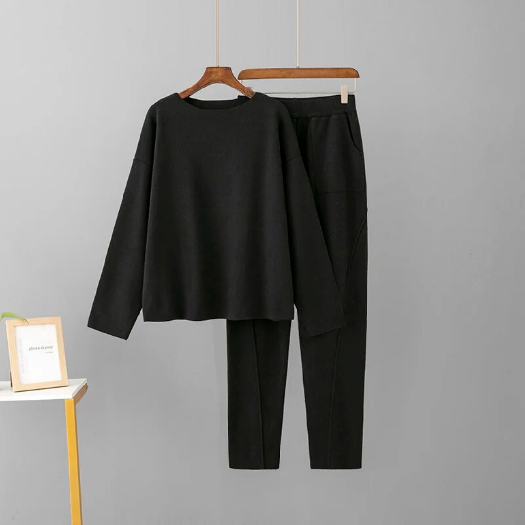 Women's cozy knitted two-piece tracksuit