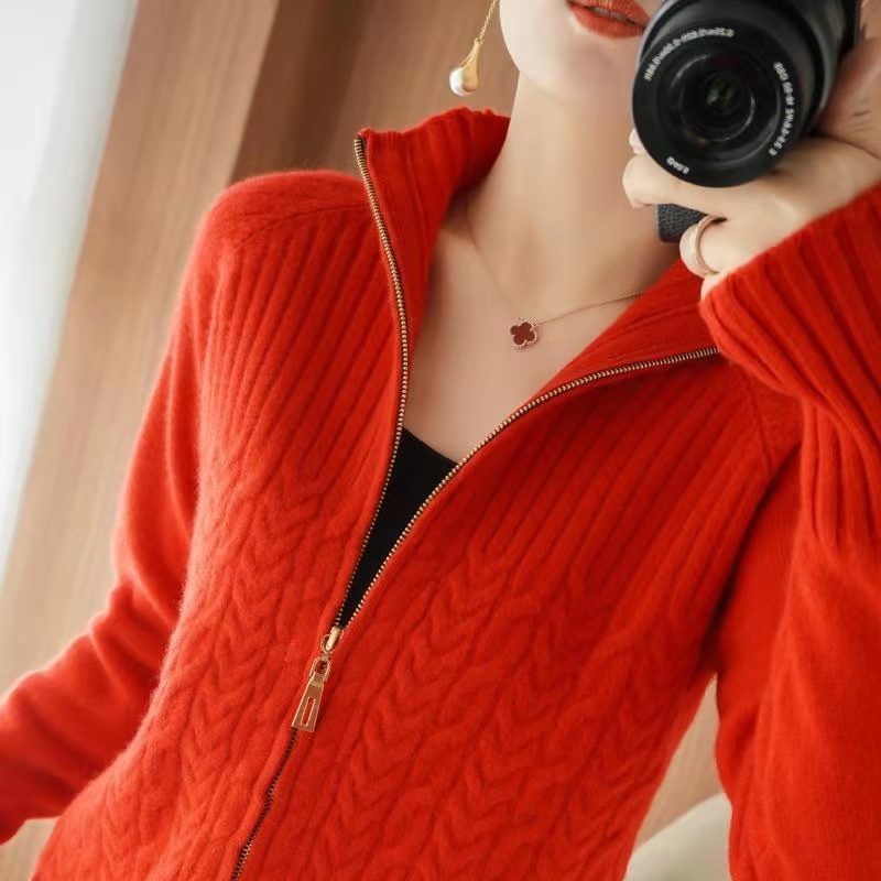 Women's knitted zipper cardigan sweater for autumn winter