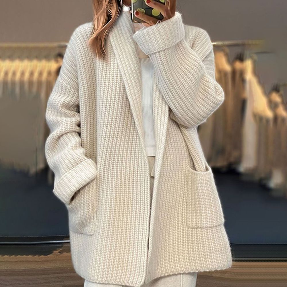 Women's oversized knit cardigan with open front and pockets