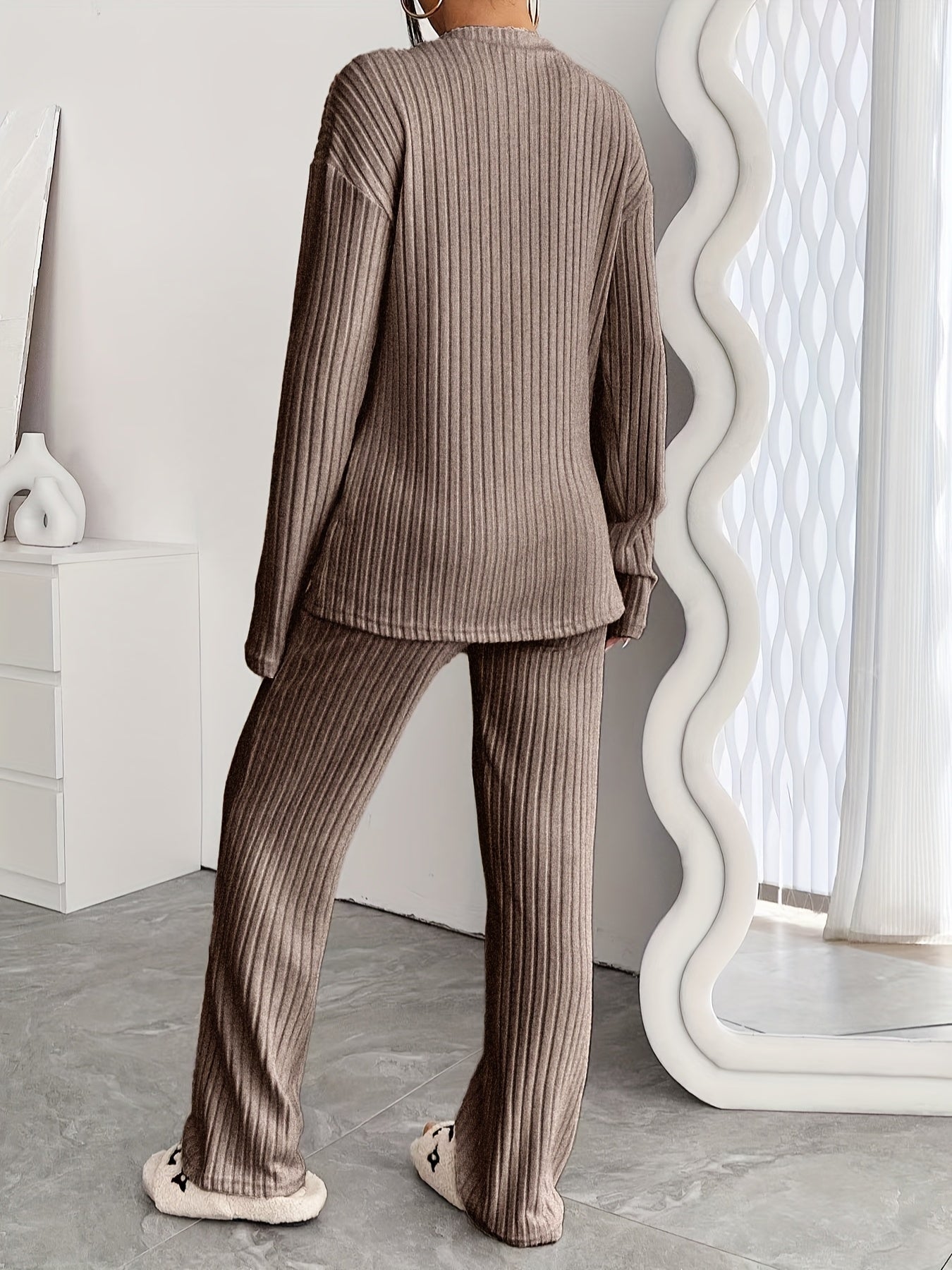 Stylish two-piece casual pants set for women
