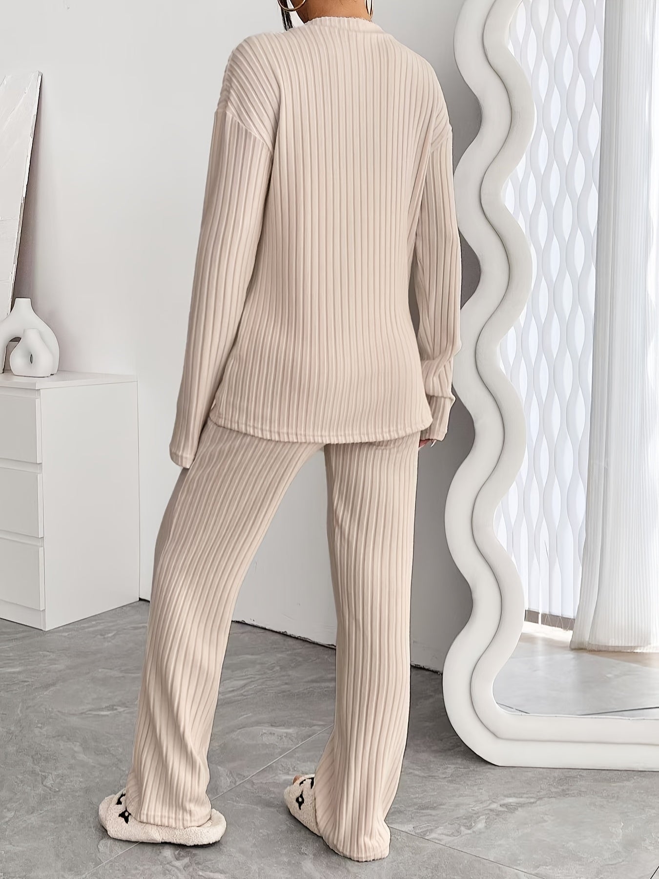 Stylish two-piece casual pants set for women