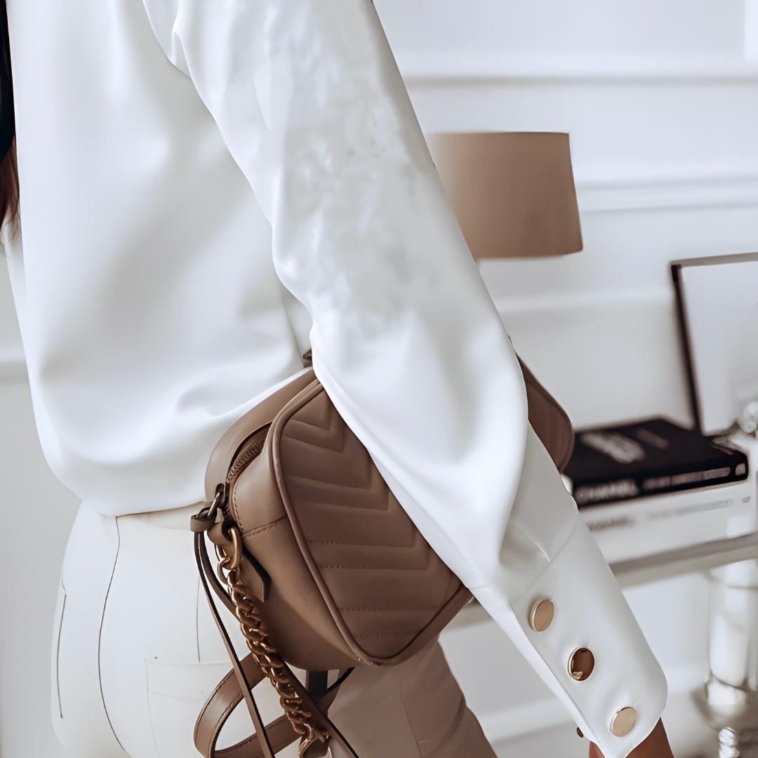 Women's button-down metal buckle notched long-sleeve shirt