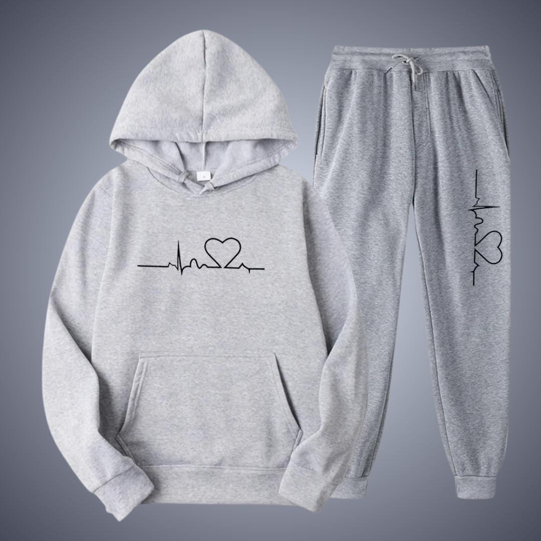Women's heart print hoodie and drawstring sweatpants set