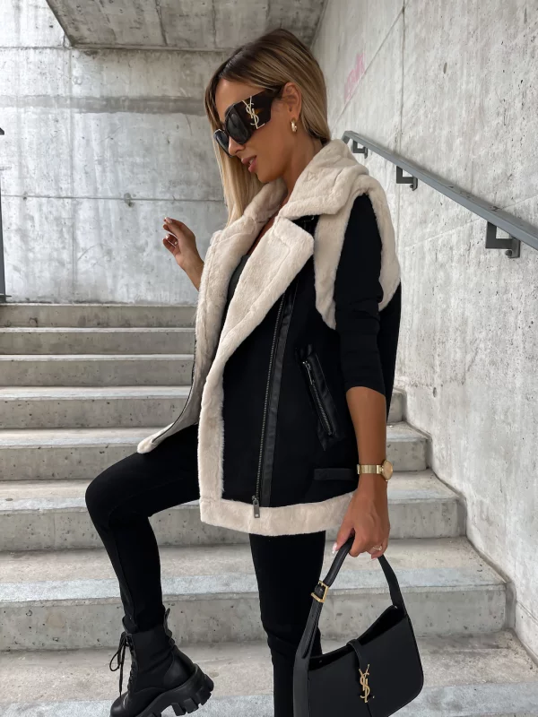 Women's sleeveless wool coat