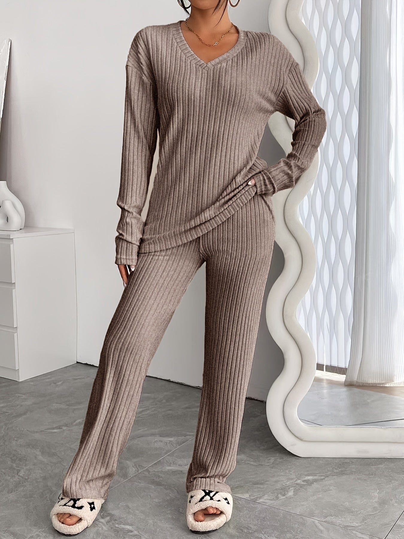 Stylish two-piece casual pants set for women