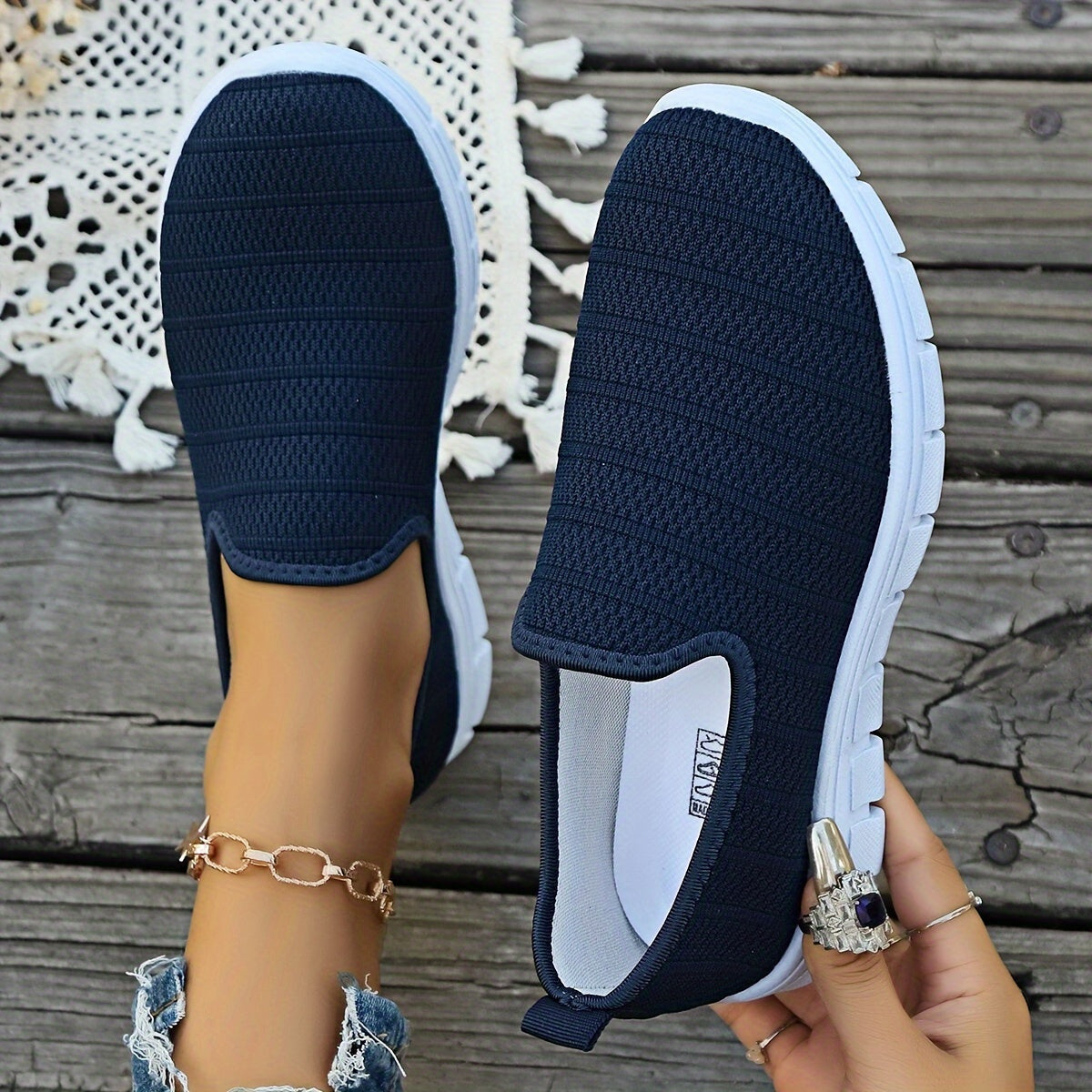 Lightweight slip-on walking shoes with stretchy knit upper for women