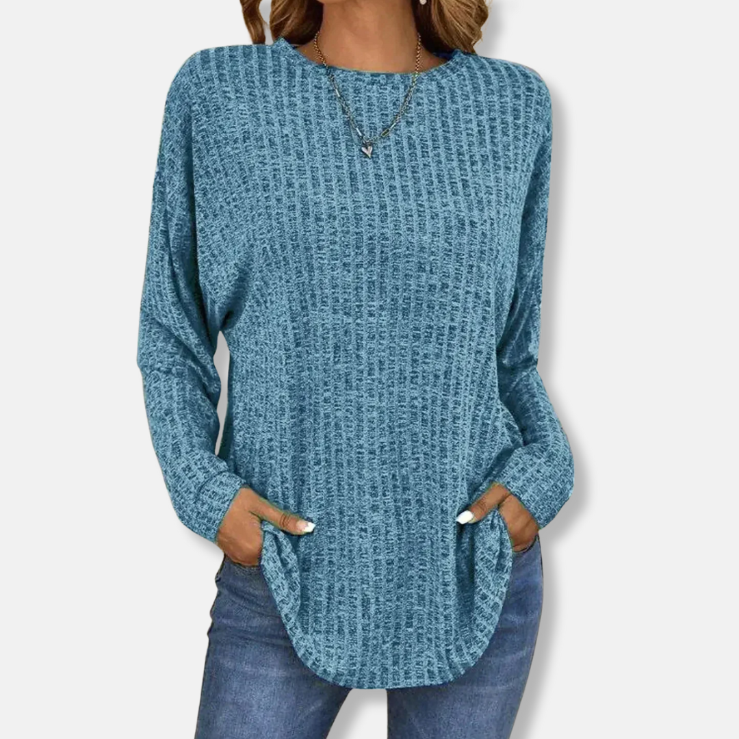 Women’s Pullover Top – Relaxed Fit – Knit Ribbed Texture – Crew Neck Curved Hem