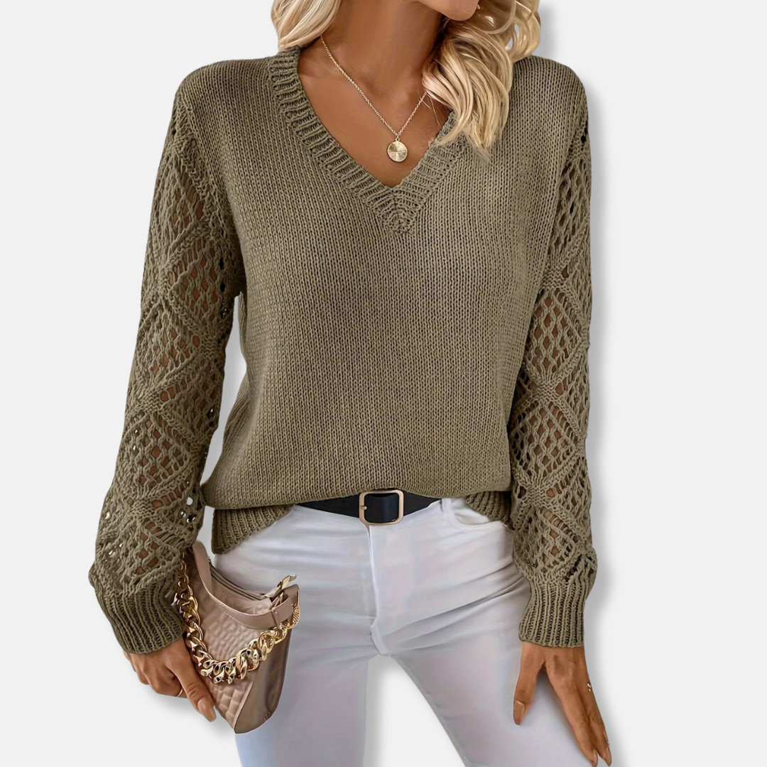 Women’s Sweater - Knit - Relaxed Fit - V-Neck - Long Sleeve - Ribbed Body