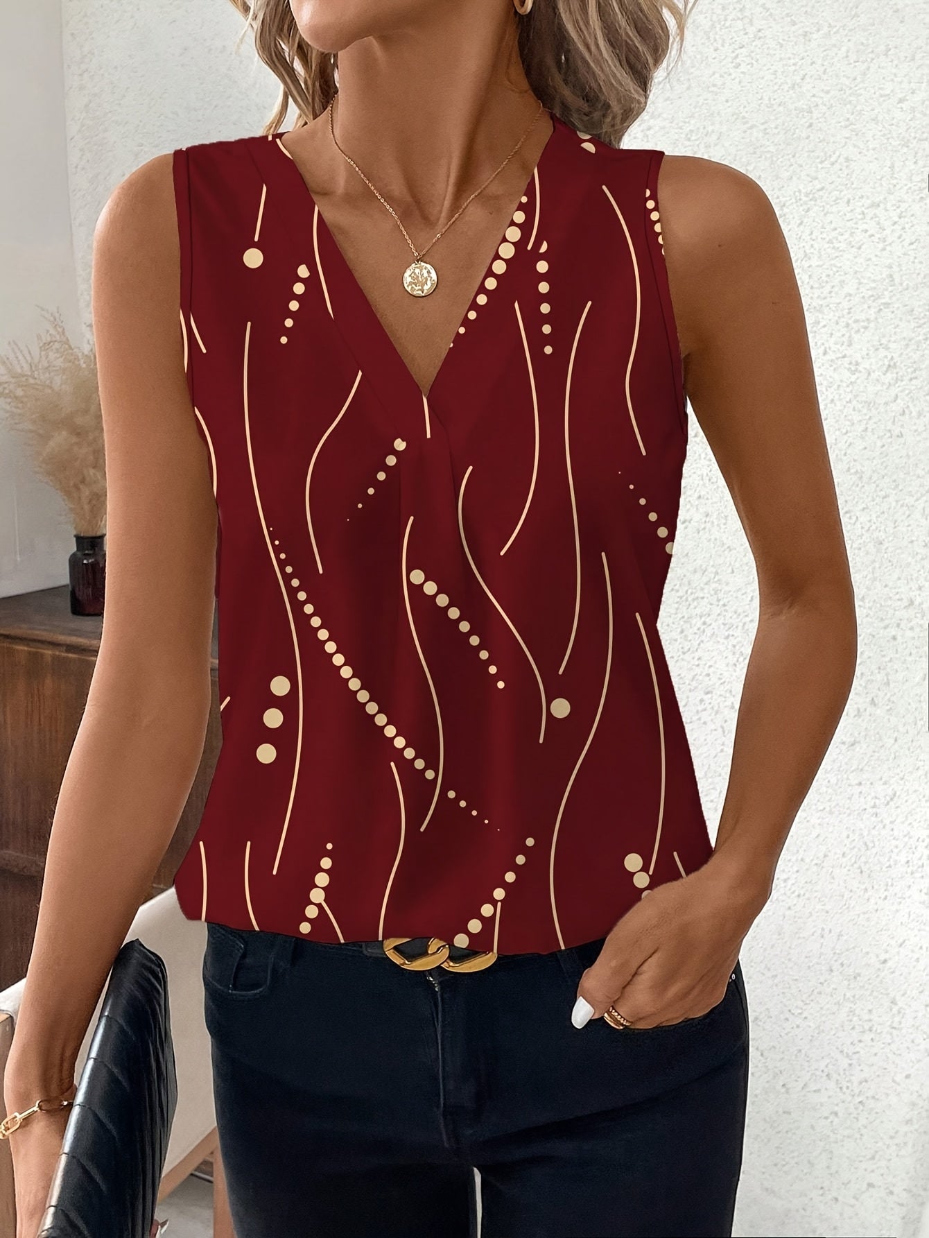 Women's Sleeveless Blouse - V-Neck - Loose Fit - Lightweight Patterned Casual Wear