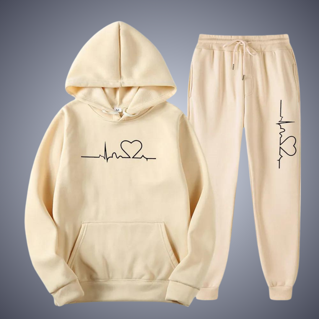 Women's heart print hoodie and drawstring sweatpants set