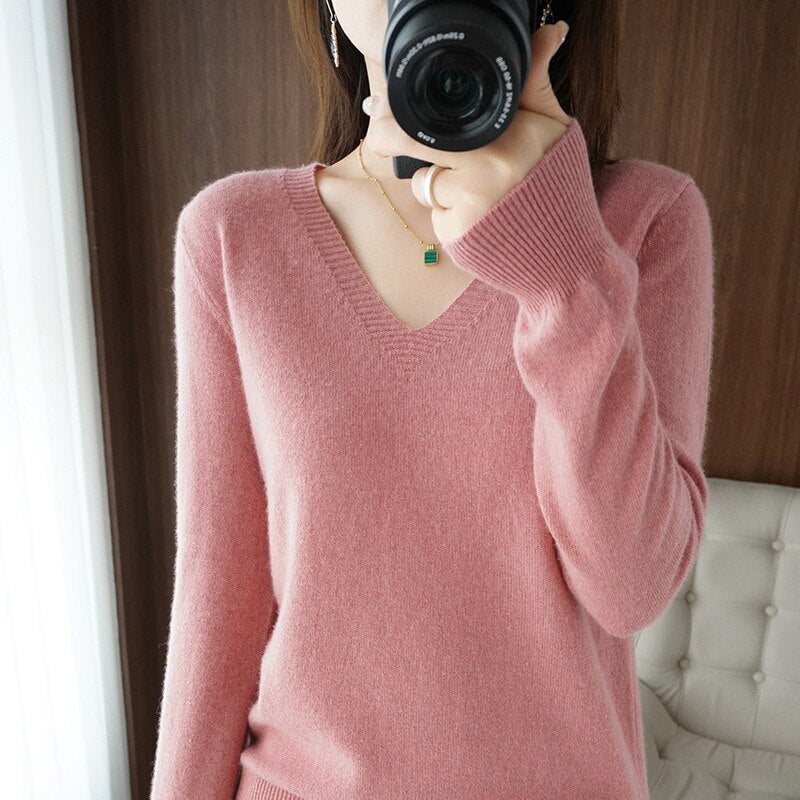 Women's knitted v-neck bottoming sweater