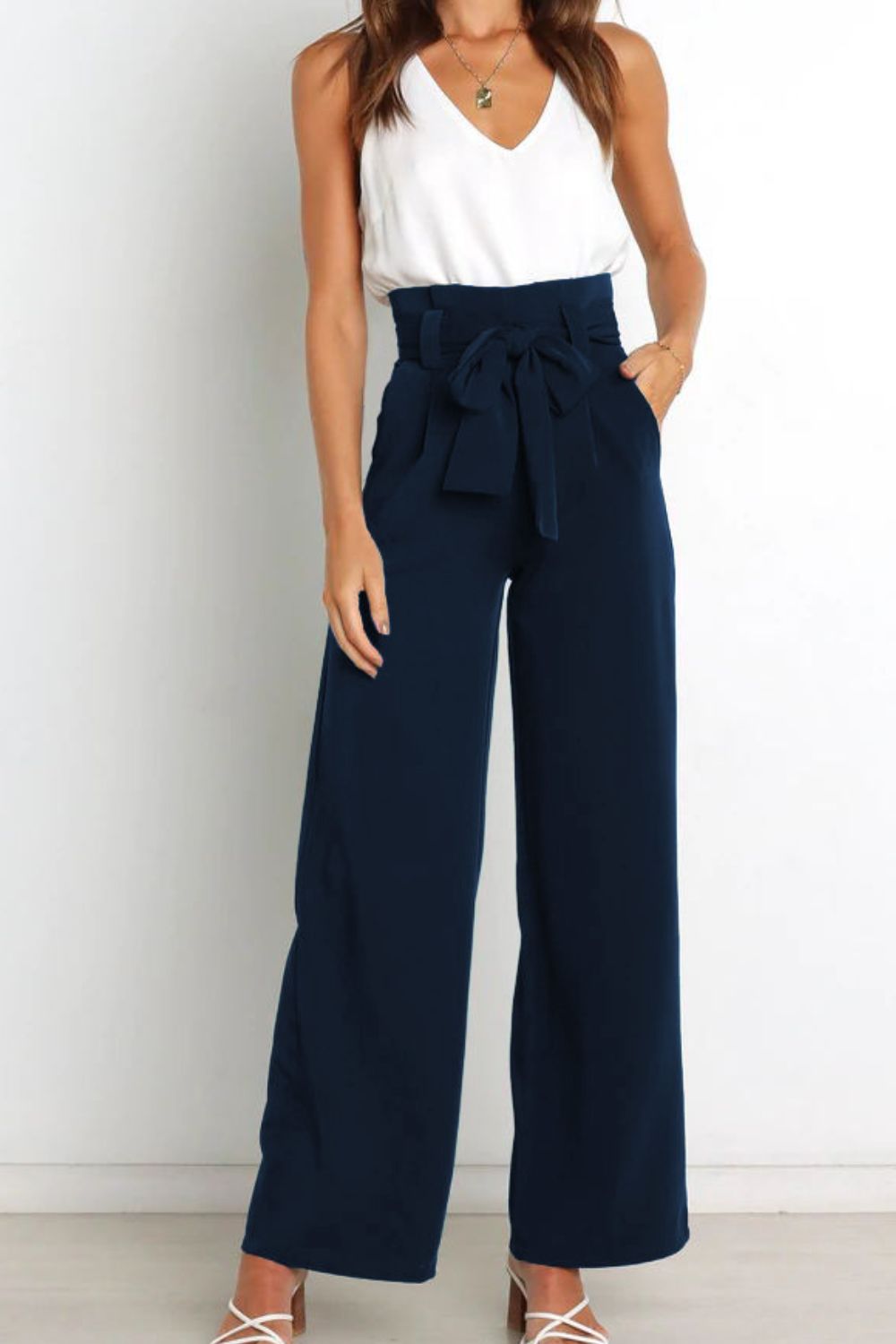 Women’s Wide-Leg Trousers – High Waist – Tailored Fit – Bow Waist Detail – Flowy Fabric