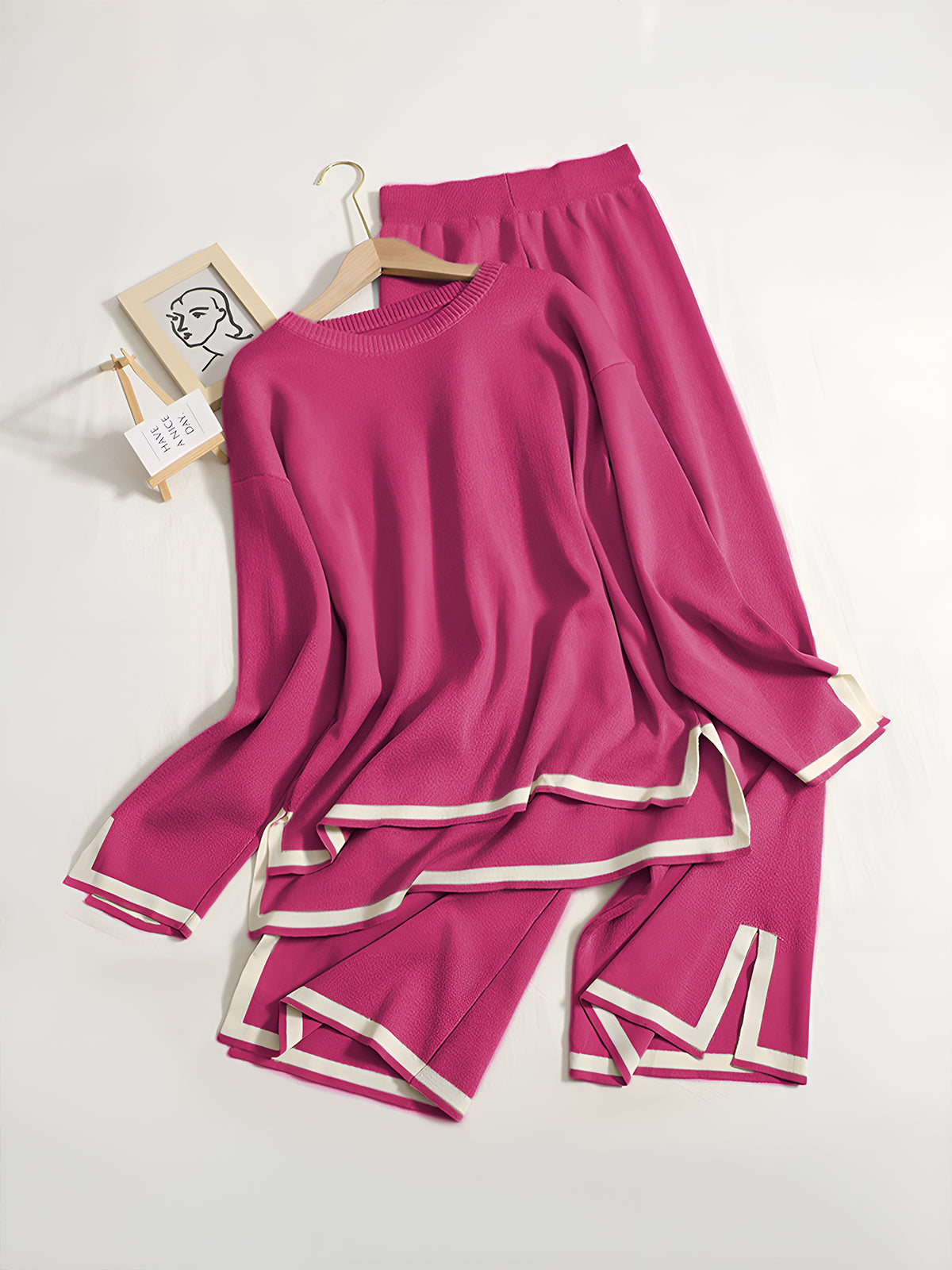 Women's elegant 2-piece lounge set made of stretch knit