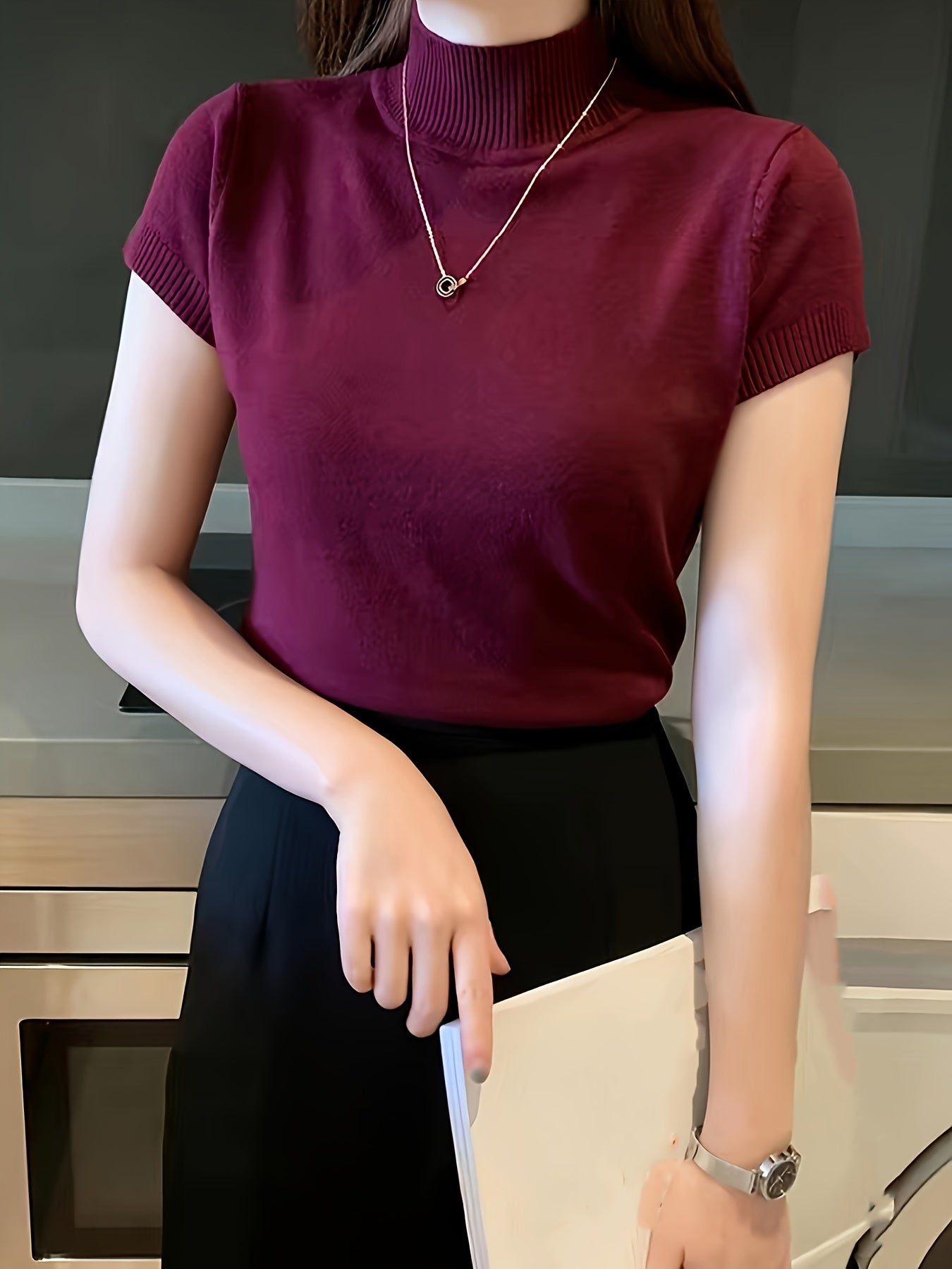 Short-sleeve high-neck fitted knit top for women