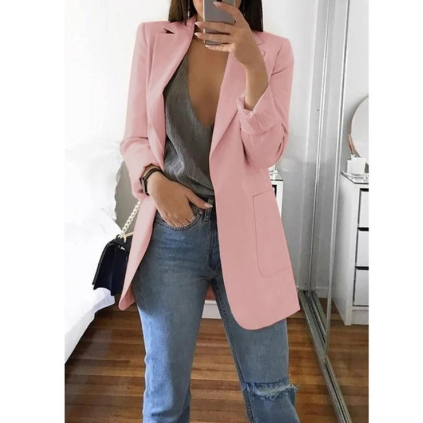 Women's notched blazer with lapel and pockets