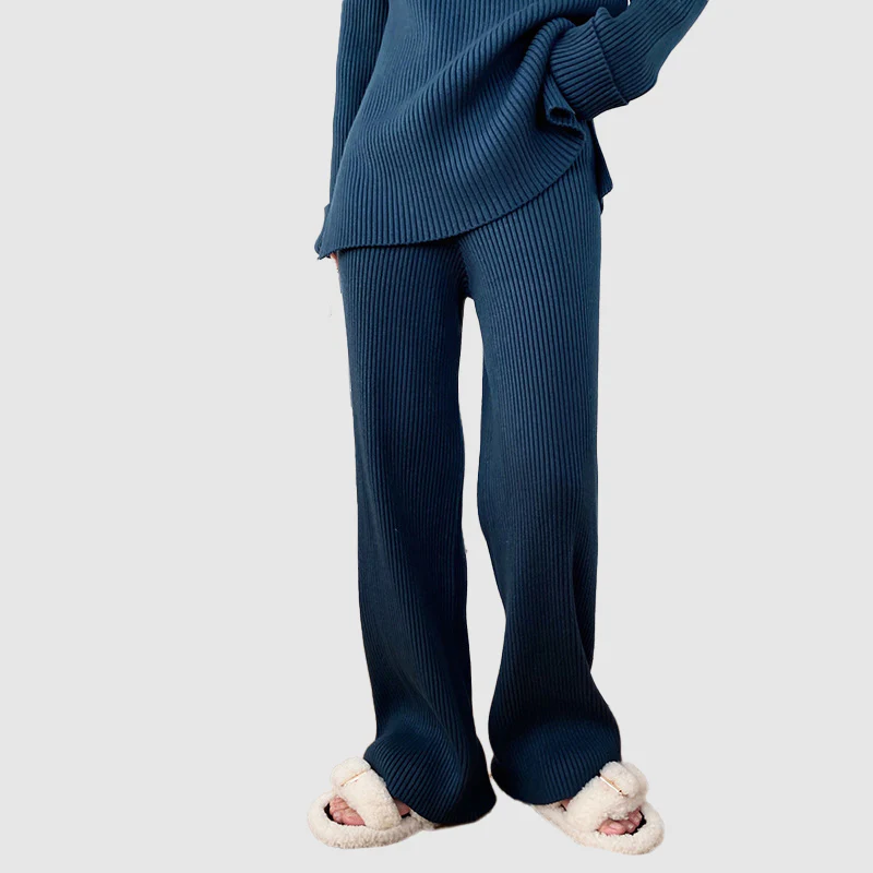 Women's casual two-piece sweater suit with wide-leg pants
