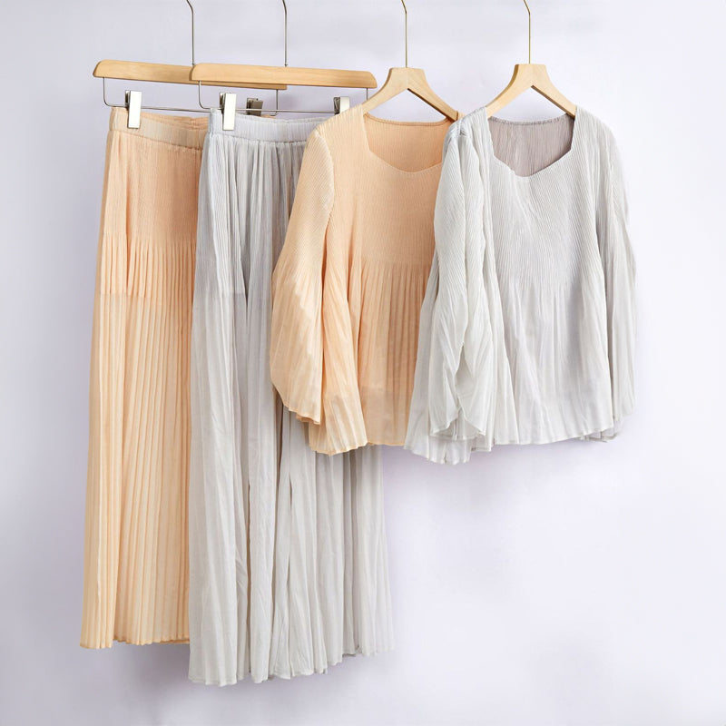 Women's plus size chiffon pleated top and wide-leg pants set