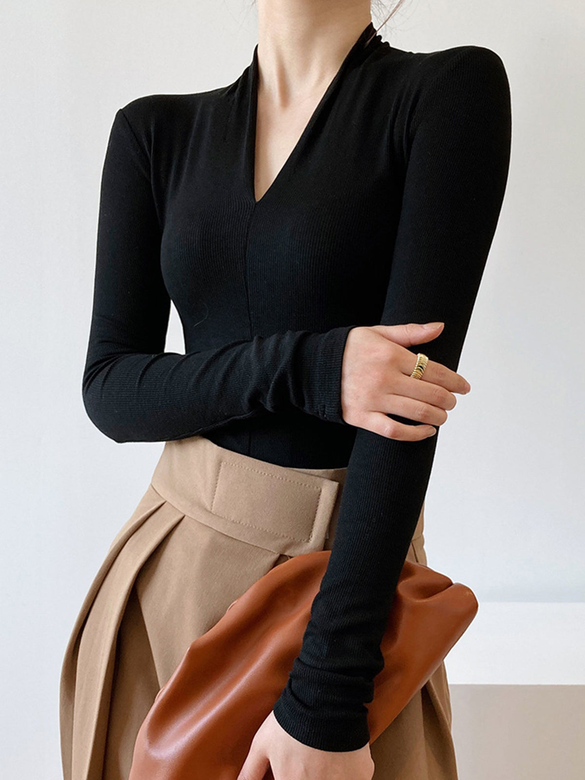 Women’s Long-Sleeve Ribbed Knit Top – V-Neck Stretch Fit – Casual & Elegant