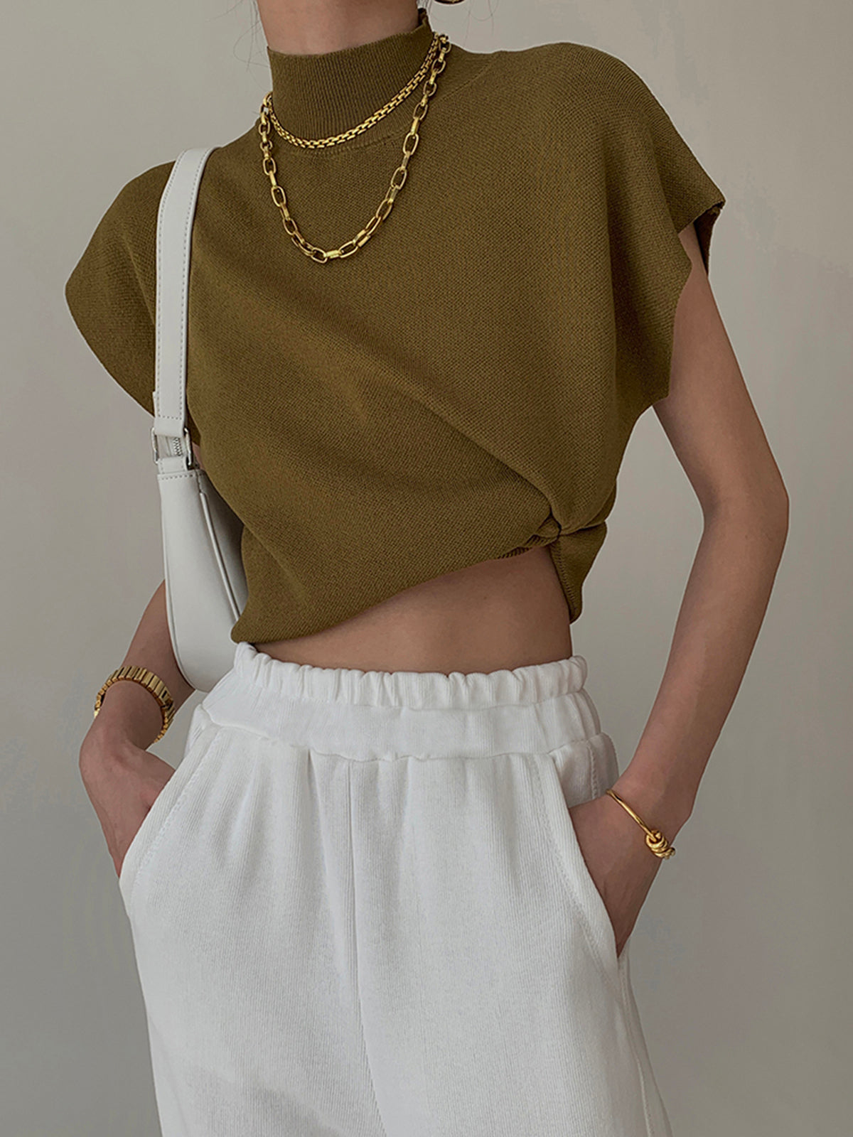 Women's Sleeveless Turtleneck Sweater Vest - Soft Knit - Elegant Relaxed Fit