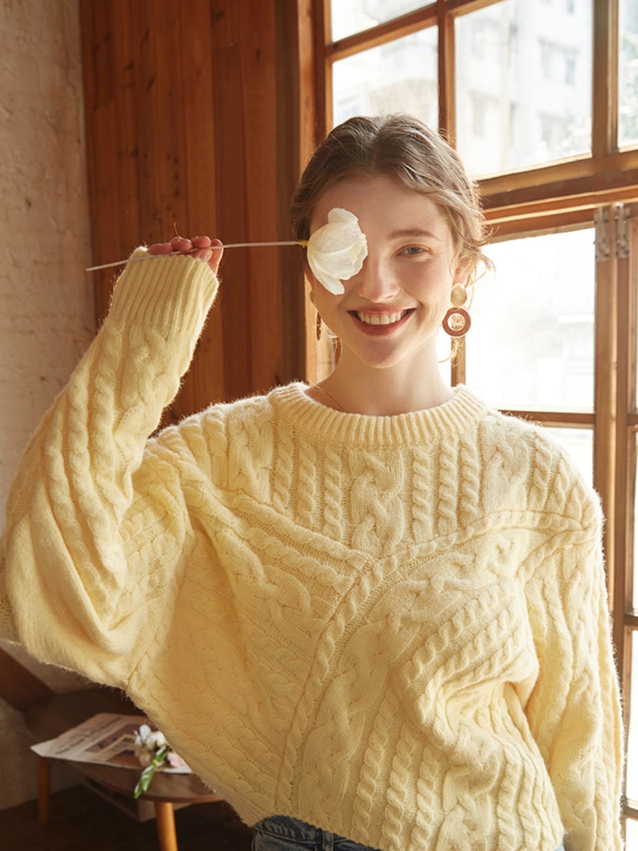 Textured oversized sweater for women with round neck