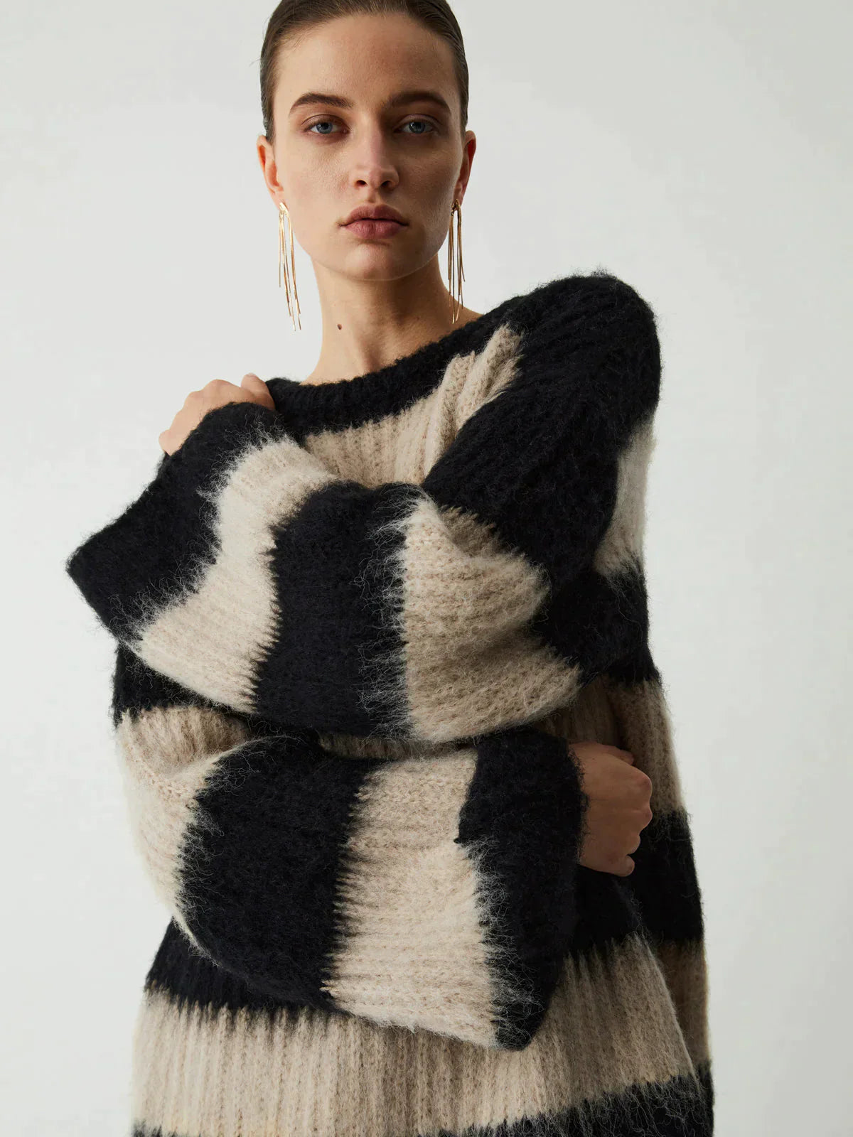Women's modern loose knitted sweater