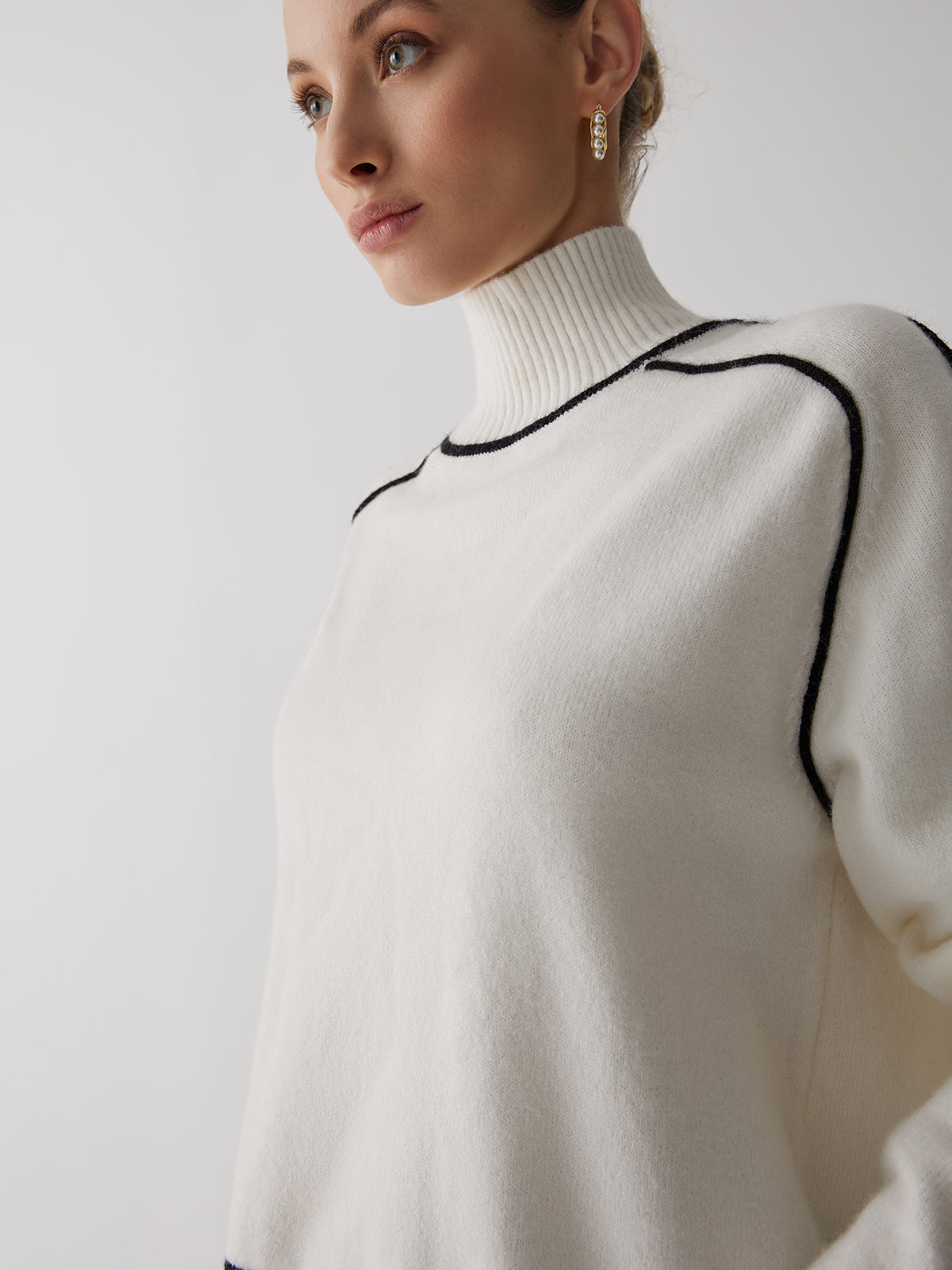 Stylish turtleneck long sleeve sweater with black striped design